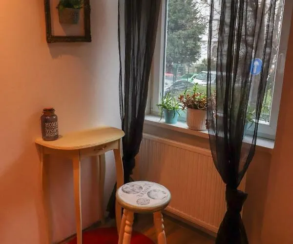 Amina's * Budapest